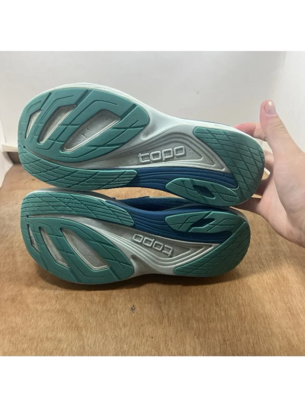 Topo Ultrafly 5 Women's Size 9 Running Shoes Blue/Aqua colorway
